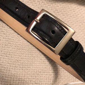 Boys black leather belt - Sz 26-28 - GUC